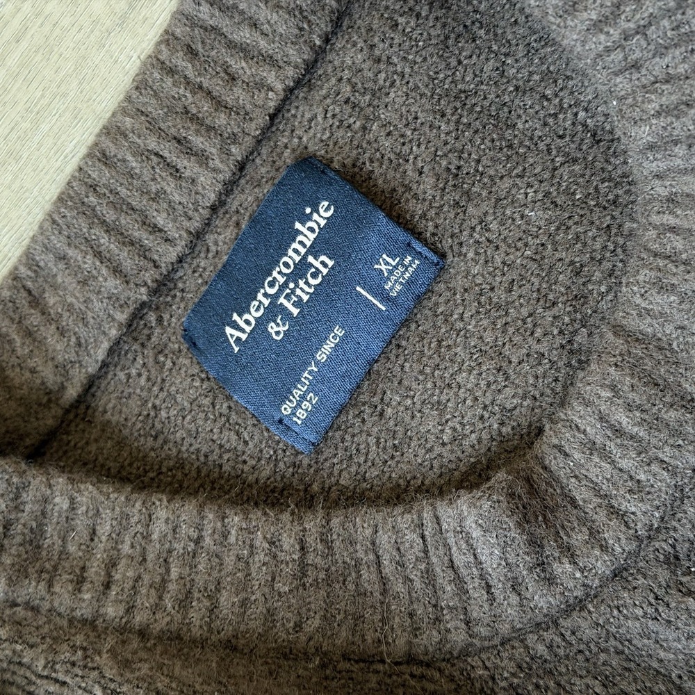 Abercrombie & Fitch men's Western Graphic Crewneck, Brown, Size Men's XL - Picture 3 of 3